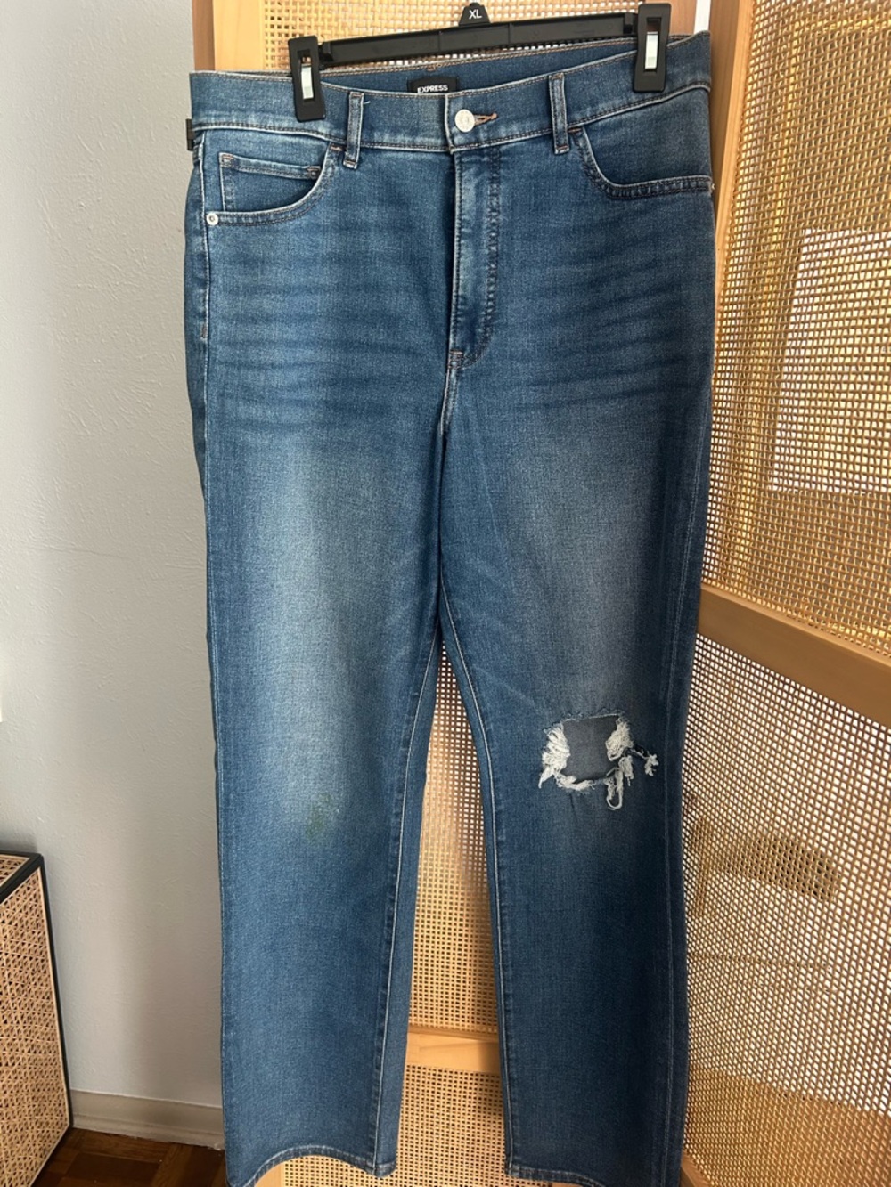 Express Modern Straight Super High Rise Medium Wash Distressed Knee 10R